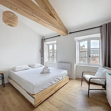 Vue Cathédrale Lumineux&équipé En Plein Centre